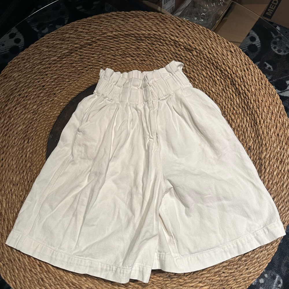 Chic White Jean Shorts